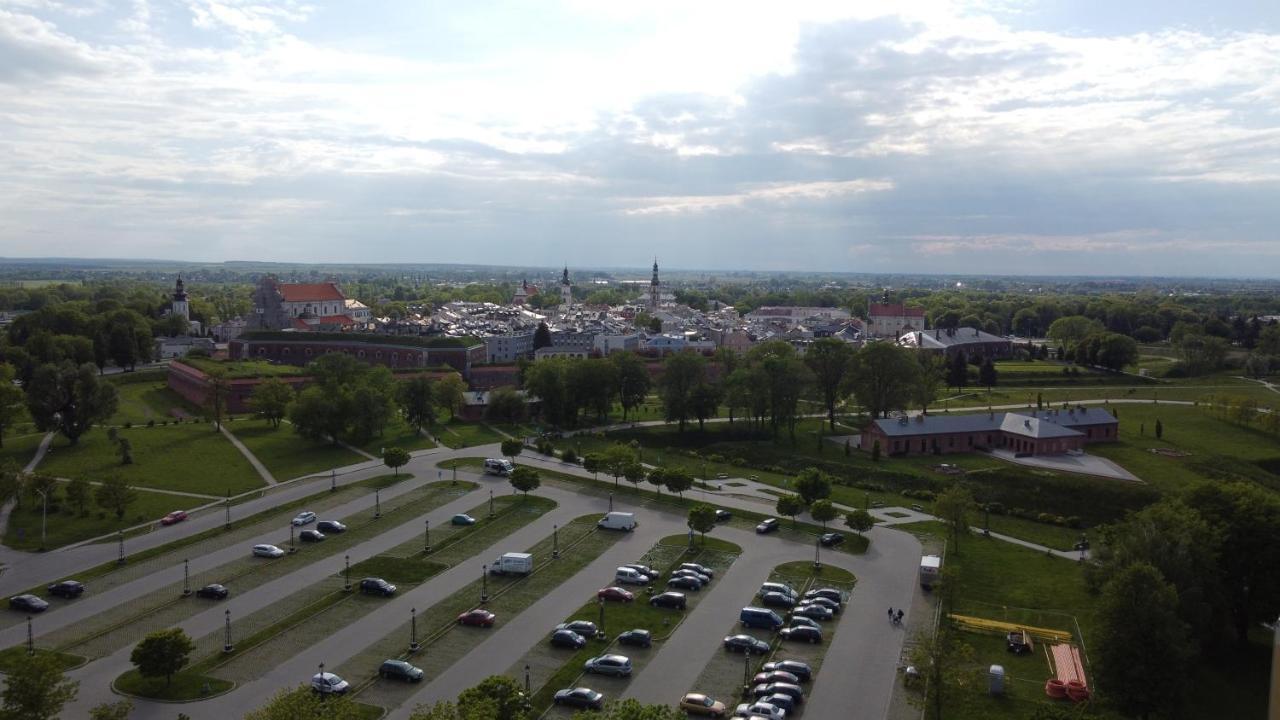 ZamośćApartament Stacja Starowkaアパートメント エクステリア 写真